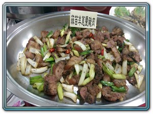 11.蒜炒洋蔥鹹豬肉